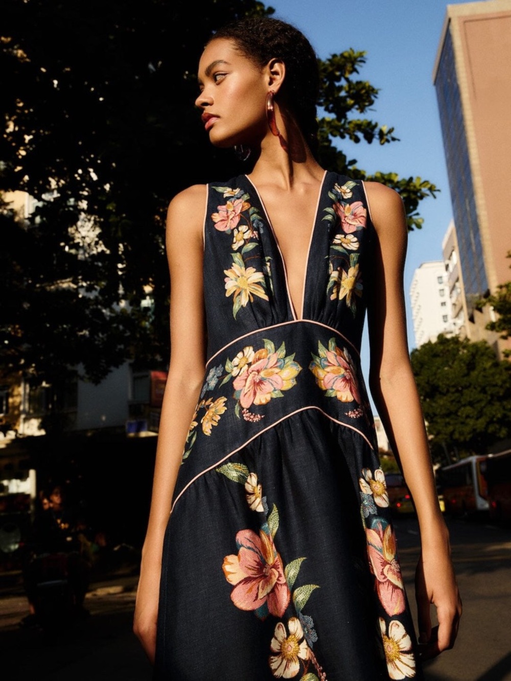 FARM Rio Maira Floral Dark Blue Linen Midi Dress Size XS NWT - Picture 3 of 16
